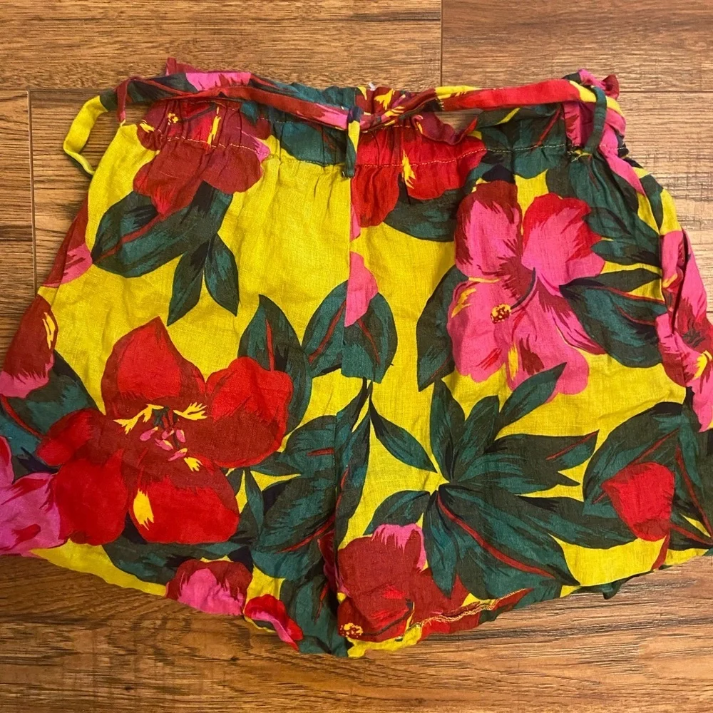 Zara Linen Print Yellow Pink Tropical Floral Bermuda Shorts M beach vacation
